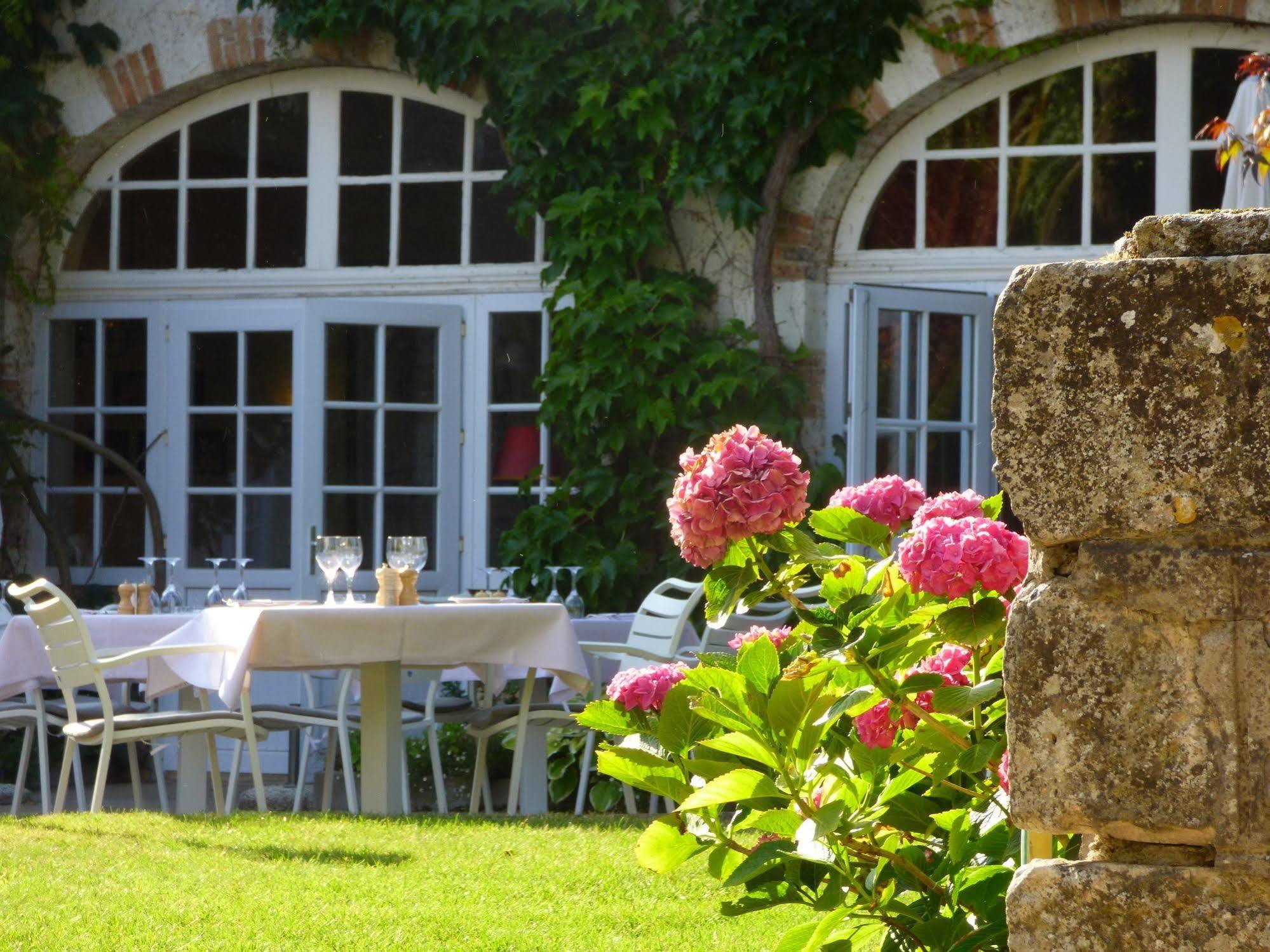 Hotel La Tonnellerie Beaugency Exterior photo